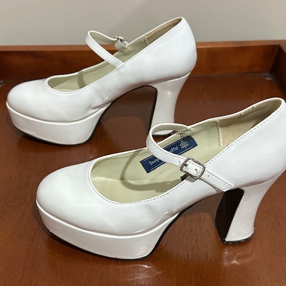 Funtasma Mary Jane Pump, White, Size 8 - Picture 1 of 10